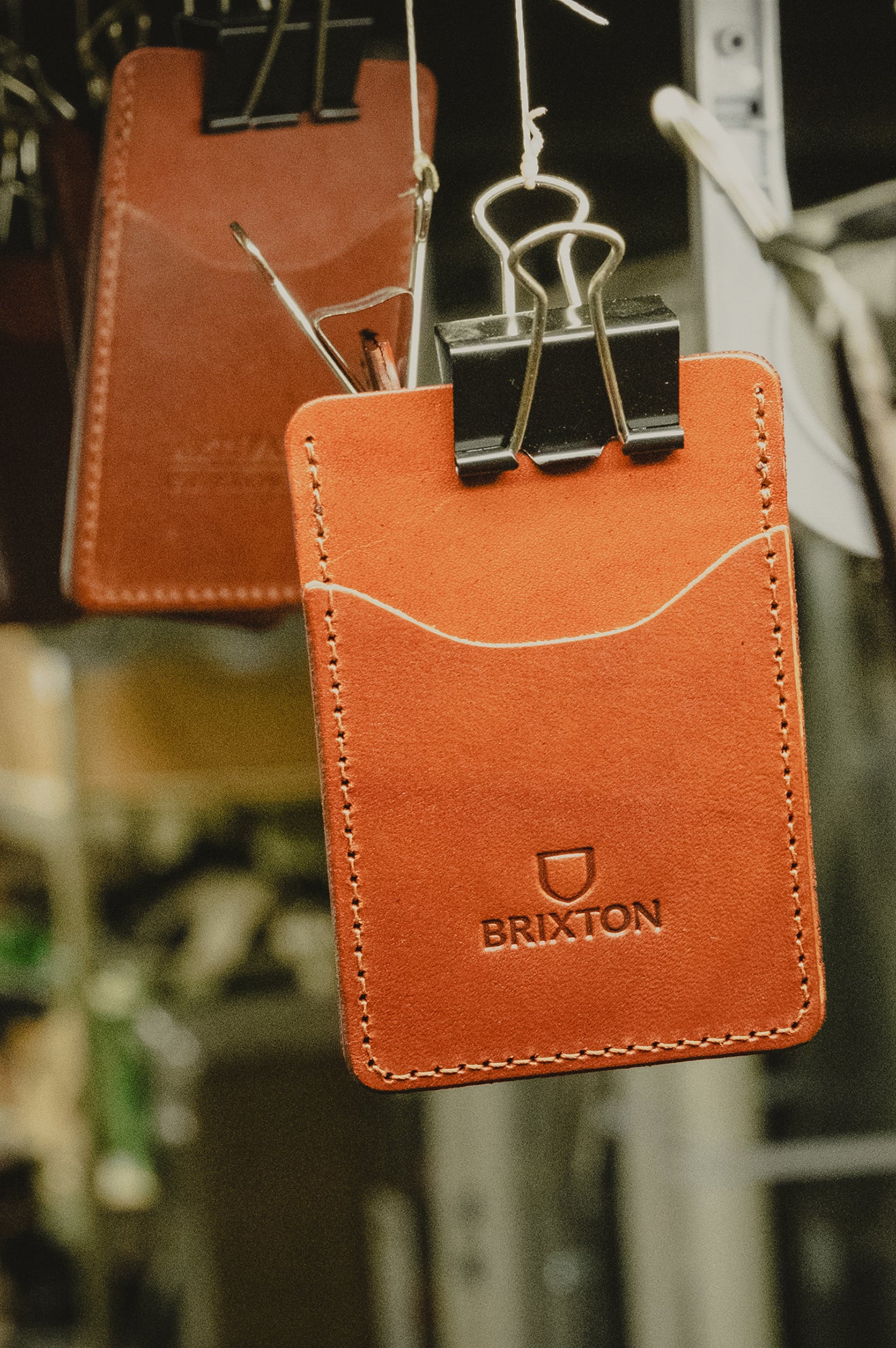 Brown Brixton Artifact Leather Card Holder Wallet Unisex Accessories | 905382VRX